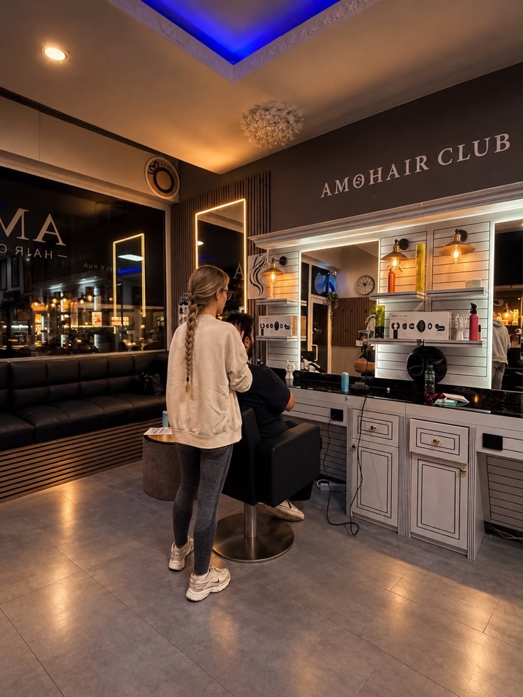 Innenansicht des AMOS Hair Club